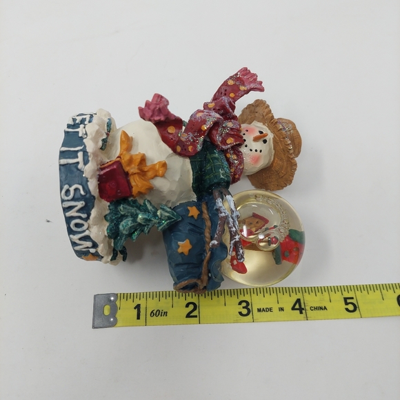 Studio Eluceo Snowman Let It Snow Figurine With Mini Snowglobe Christmas Decor - Picture 8 of 9